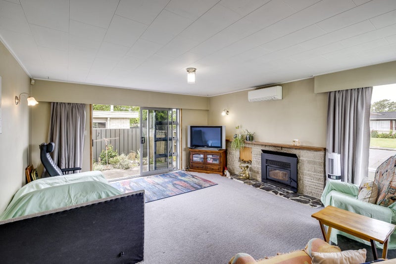 8 Dundee Drive, Flaxmere, Hastings - Carousel 1