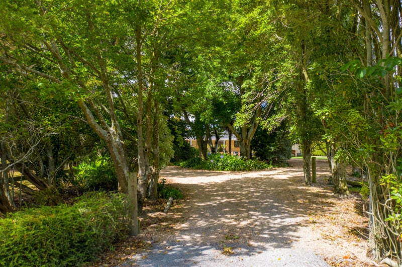 Property Valuation for 186 Holland Road, Puketaha Trade Me Property