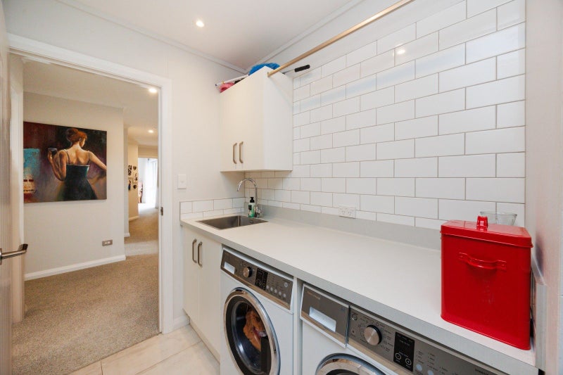 11 Silicon Way, Fitzherbert, Palmerston North - Carousel 19