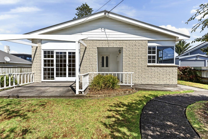 6 Henui Street, Strandon, New Plymouth - Carousel 2