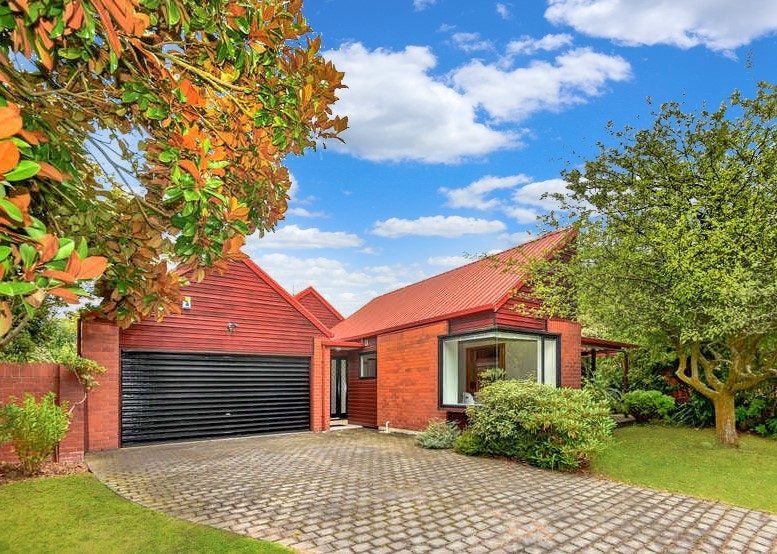 12 Rembrandt Place, Burnside, Christchurch - Carousel 1