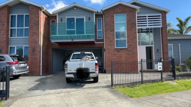 7 Dunkineely Road, Flat Bush, Auckland - Carousel 2