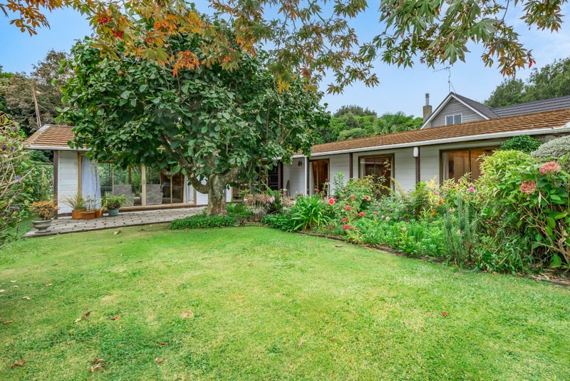 9 Kohekohe Road, Waikanae - Carousel 1