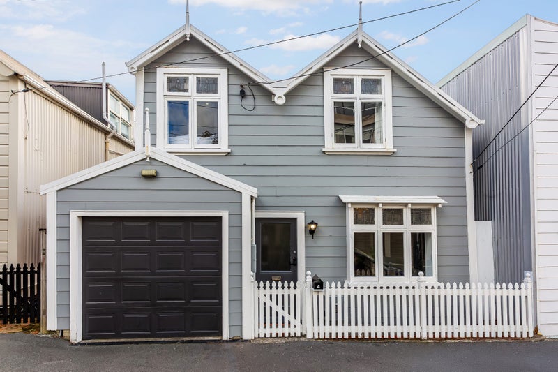 4 Brougham Street, Mount Victoria, Wellington - Carousel 1