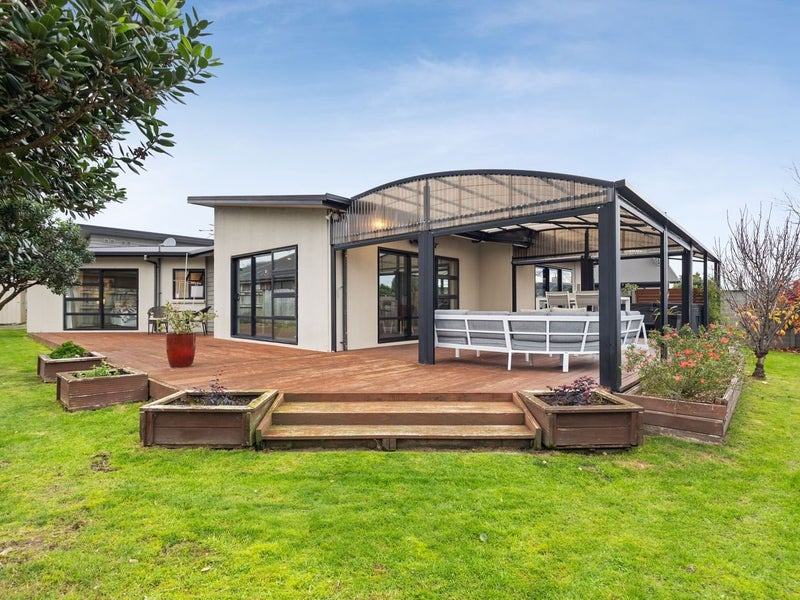 6 Trump Place, Kelvin Grove, Palmerston North - Carousel 2