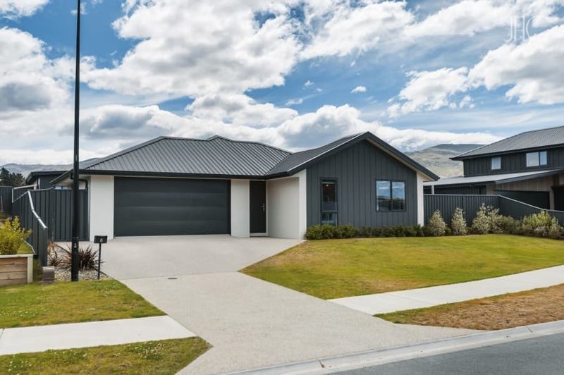 8 Searle Drive, Cromwell, Cromwell - Carousel 1