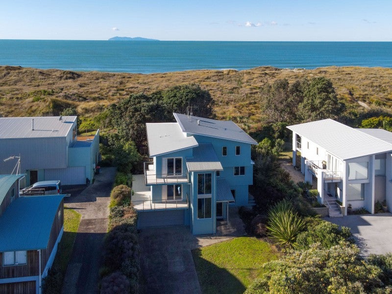 9 Bowentown Boulevard, Bowentown, Waihi Beach - Carousel 1