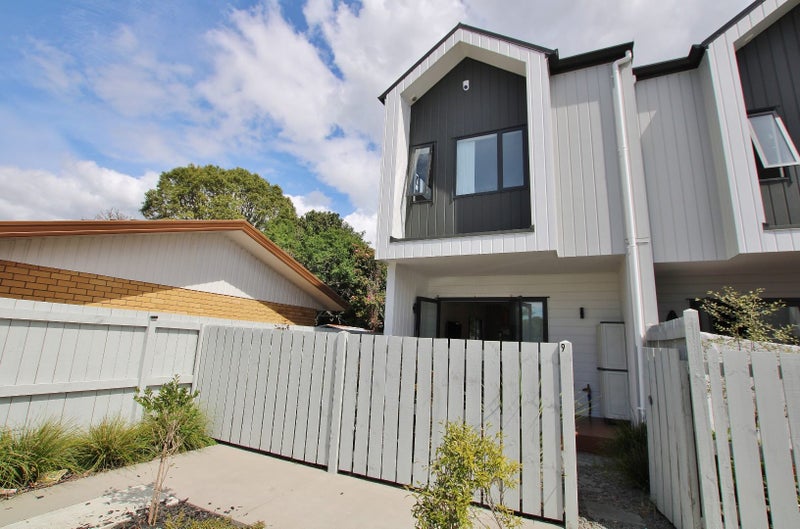 9/66 Swanson Road, Henderson, Auckland - Carousel 1