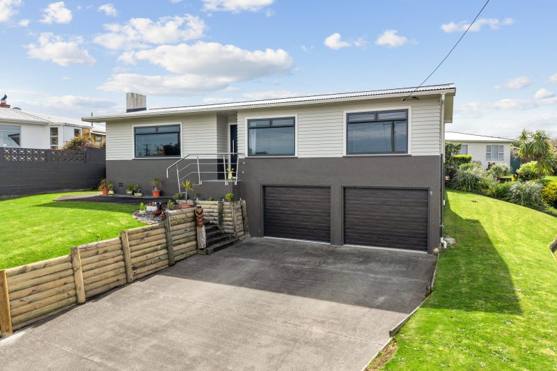 5 Balmoral Crescent, Springvale, Whanganui - Carousel 1