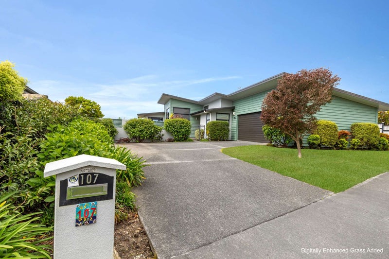 107 Ruapehu Drive, Fitzherbert, Palmerston North - Carousel 1