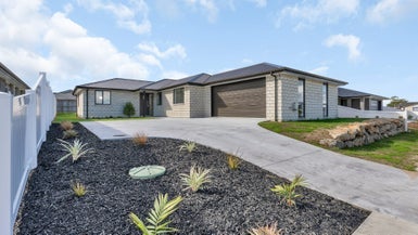 31 Kapiakauri Road, One Tree Point - Carousel 1