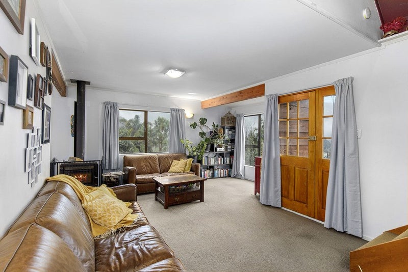 34 Amber Grove, Birchville, Upper Hutt - Carousel 2