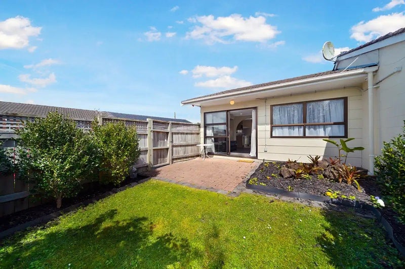 Flat 14/85 Edmonton Road, Henderson, Waitakere City, Auckland - Carousel 1
