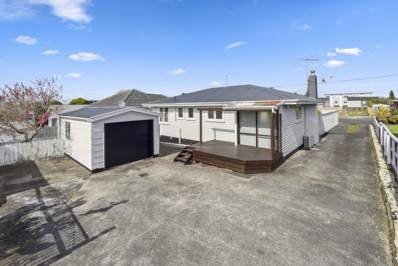42 Churchill Avenue, Manurewa, Auckland - Carousel 12