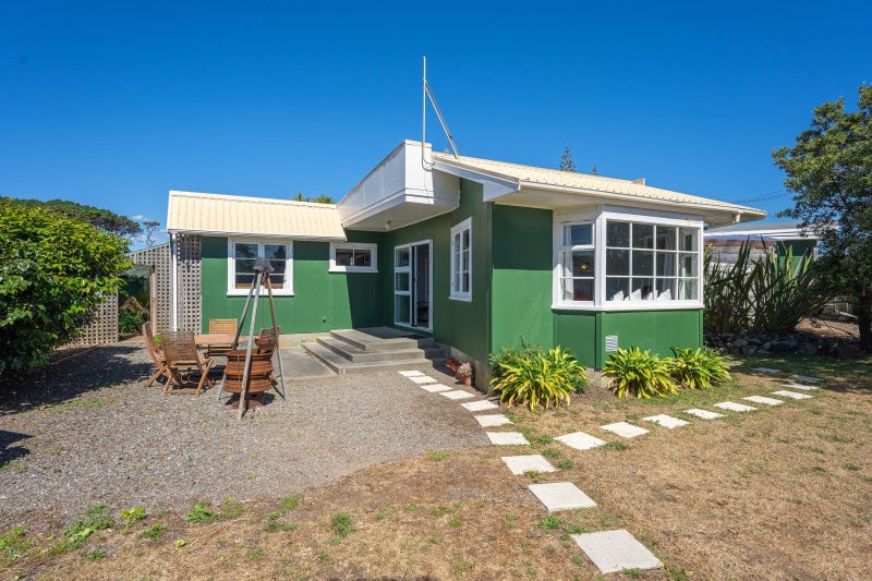 6 Rangiuru Road, Otaki Beach, Otaki - Carousel 1