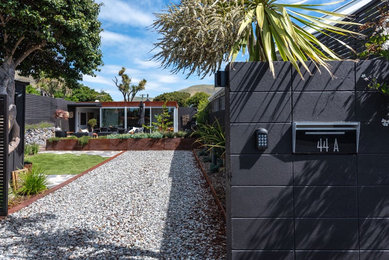 44A Wiggins Street, Sumner, Christchurch - Carousel 1