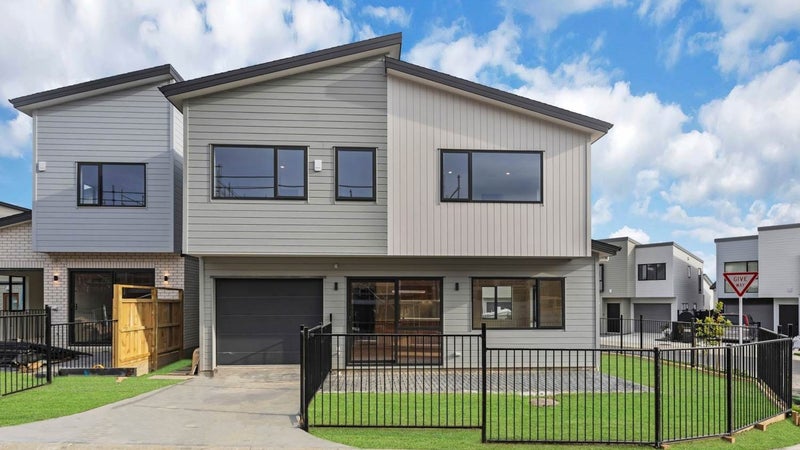 9 Whiteywood Street, Westgate, Auckland - Carousel 1