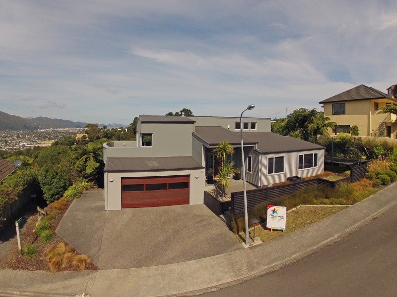 3 Avonlea Grove, Belmont, Lower Hutt - Carousel 1