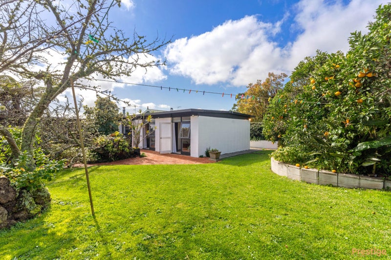 2/10 Rodney Road, Northcote Point, Auckland - Carousel 1