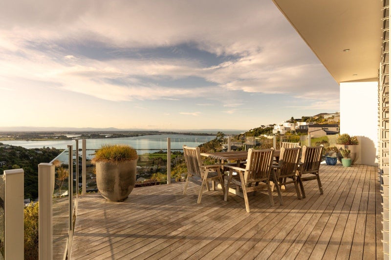 1 St Remy Lane, Redcliffs, Christchurch - Carousel 2