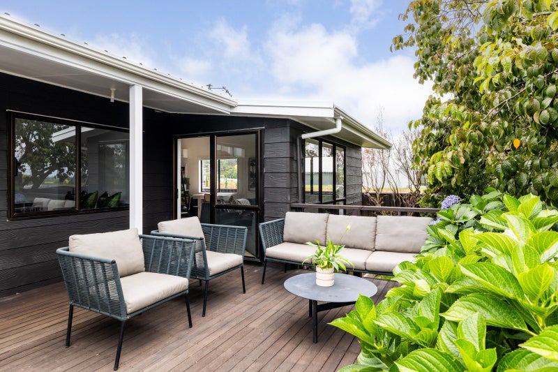 12 Chestnut Court, Havelock North, Havelock North - Carousel 2