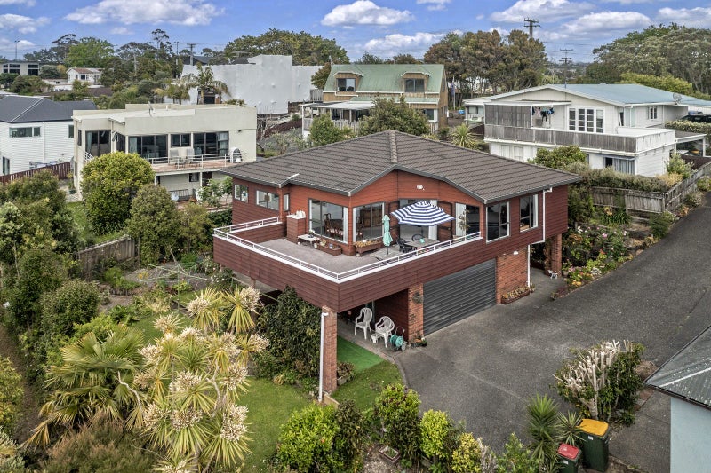 2/51 Deep Creek Road, Waiake, Auckland - Carousel 1