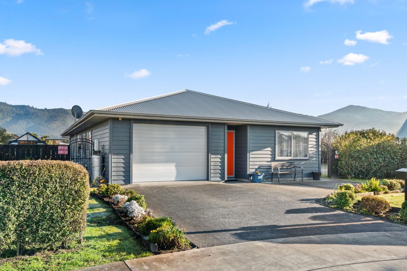 5 McKerrow Place, Featherston, Featherston - Carousel 1