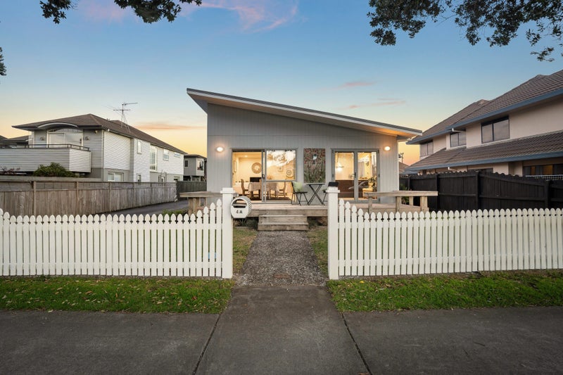 4A Eastern Beach Road, Eastern Beach, Auckland - Carousel 1