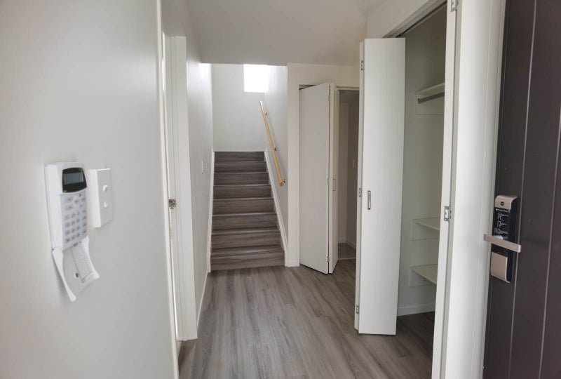 15D Henry Street, Avondale, Auckland - Carousel 1