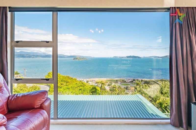 46 Korokoro Road, Korokoro, Lower Hutt - Carousel 1