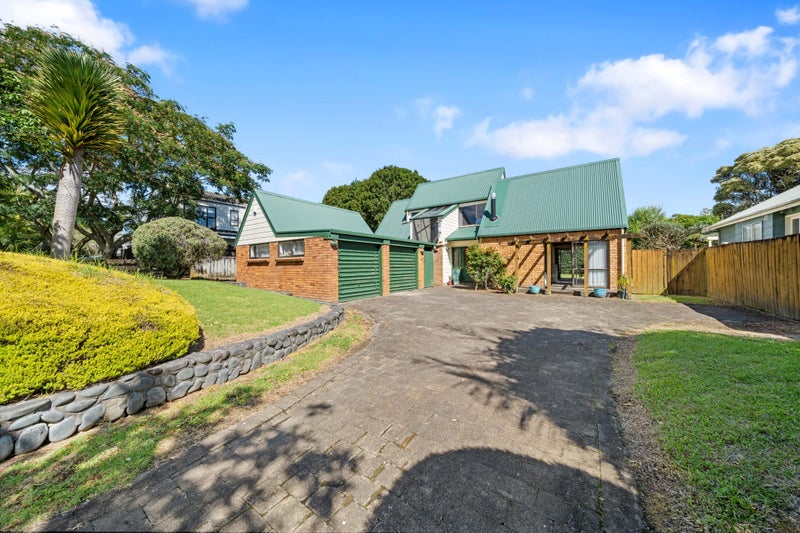 75 Carnoustie Drive, Wattle Downs, Auckland - Carousel 1