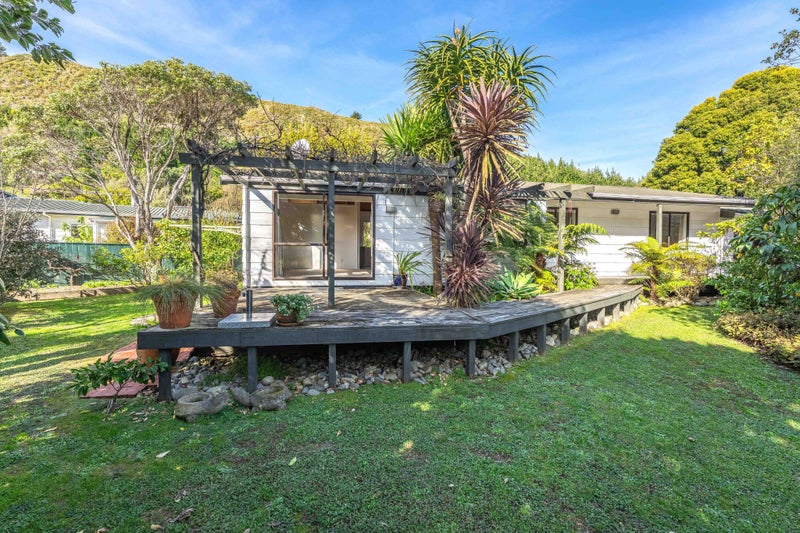 14 Poneke Drive, Waikanae - Carousel 2