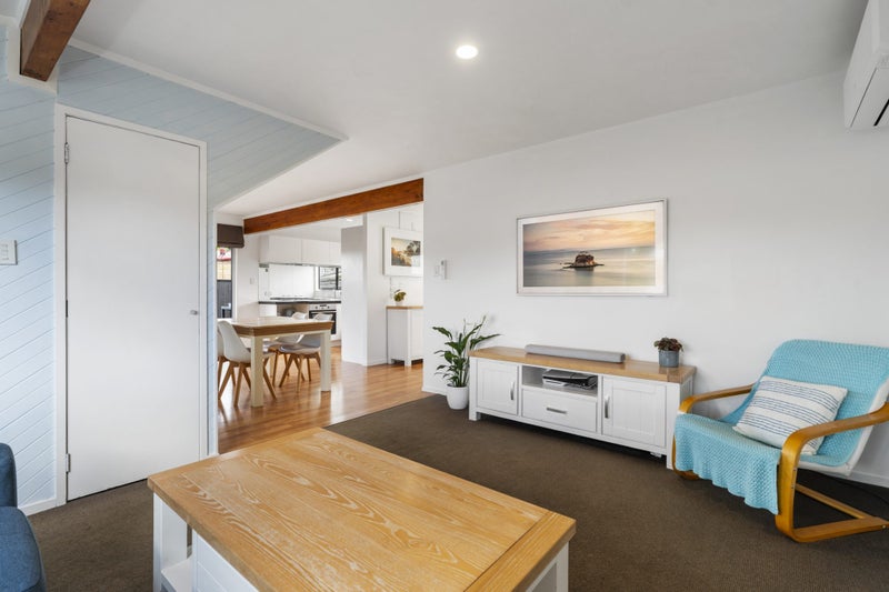 2/7 Ranch Avenue, Beach Haven, Auckland - Carousel 2