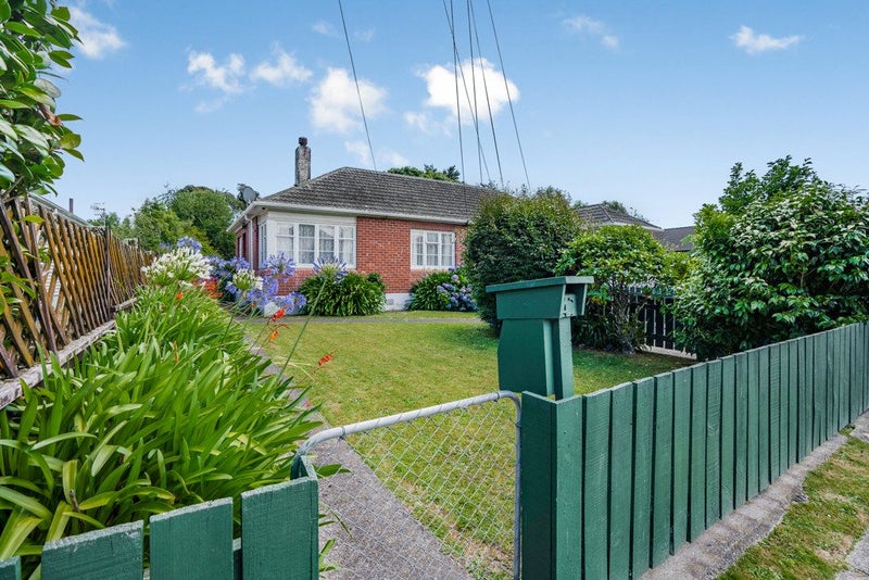 49 Pilcher Crescent, Naenae, Lower Hutt - Carousel 2