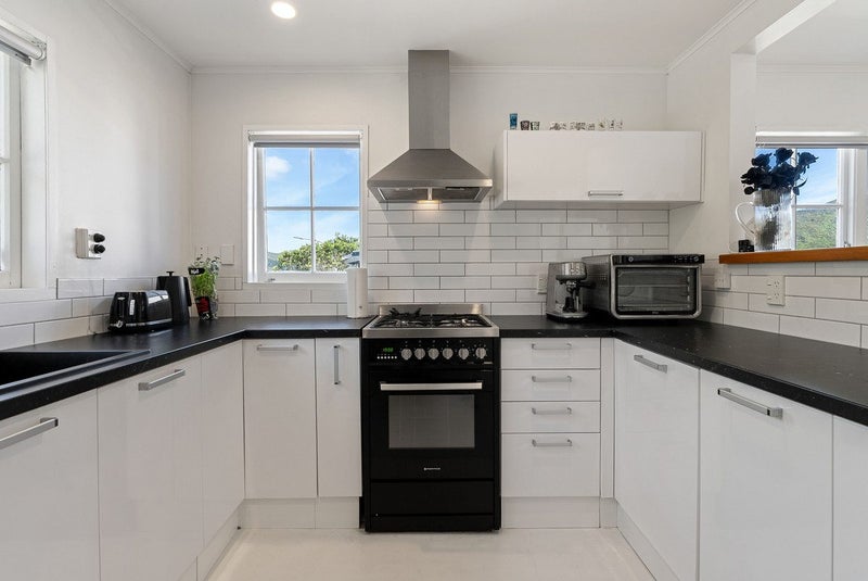 24A Parklands Drive, Karori, Wellington - Carousel 2