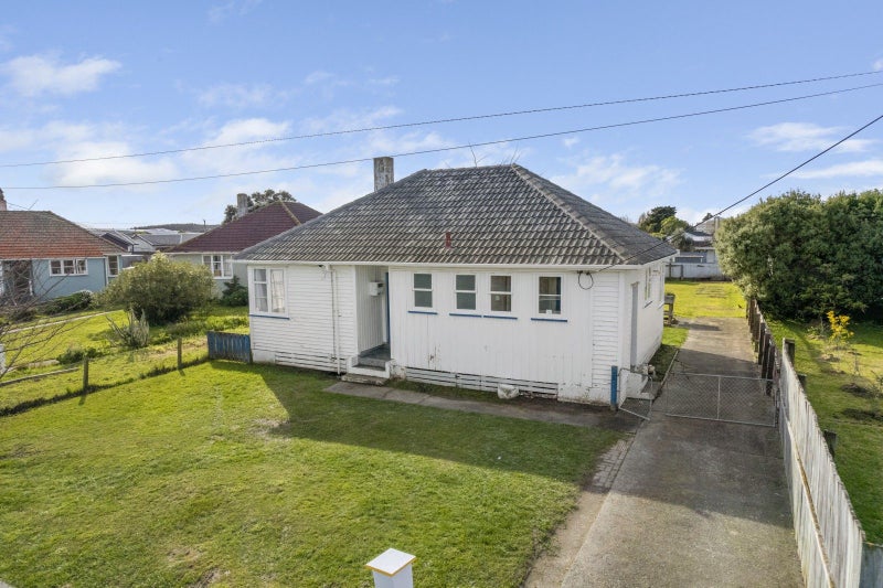 5 Matene Place, Otaki - Carousel 1