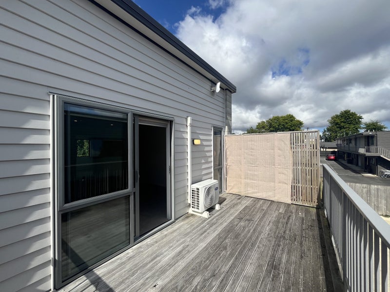 8/161 Nixon Street, Hamilton East, Hamilton - Carousel 12