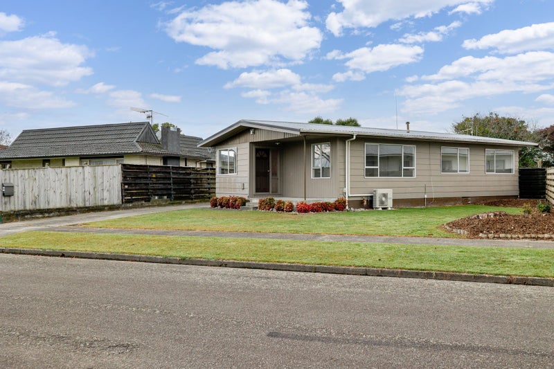 10 Geraldine Crescent, Cloverlea, Palmerston North - Carousel 21