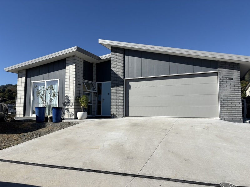 6 Broadview Way, Richmond, Richmond - Carousel 1