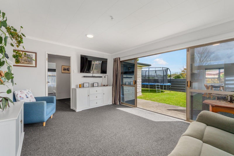 8 Chelmarsh Place, Highbury, Palmerston North - Carousel 2