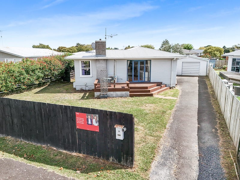 9 Katherine Place, Melville, Hamilton - Carousel 1