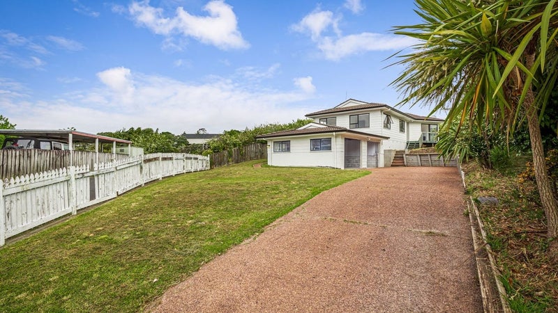 22 Landsdale Place, Massey, Auckland - Carousel 1