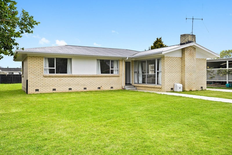 5 Lovelock Place, Chartwell, Hamilton - Carousel 1