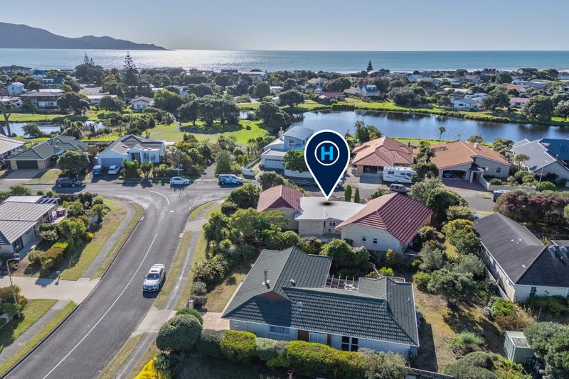 2 Marewa Place, Waikanae Beach, Waikanae - Carousel 2