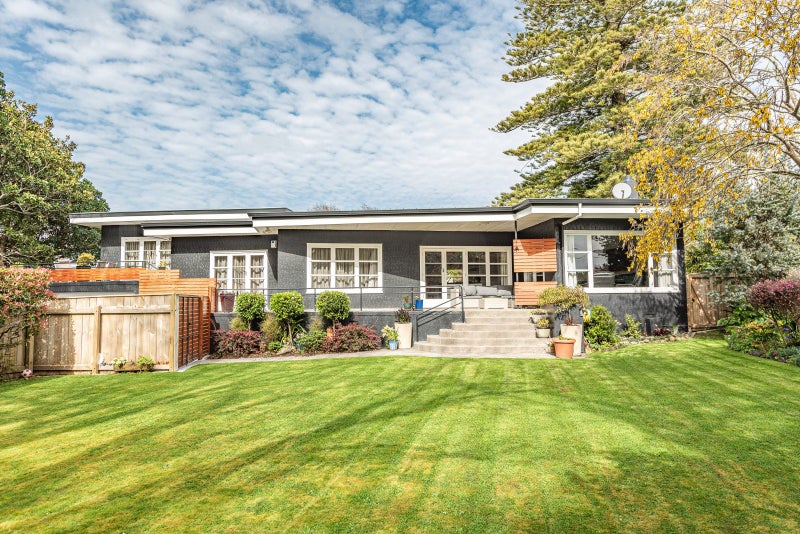 16 Oakland Avenue, Saint Johns Hill, Whanganui - Carousel 1