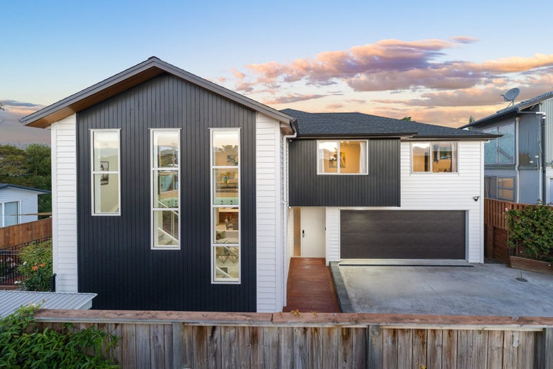 38A Pokapu Street, Titirangi, Auckland - Carousel 1