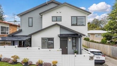 4A Halberg Street, Glenfield, Auckland - Carousel 1