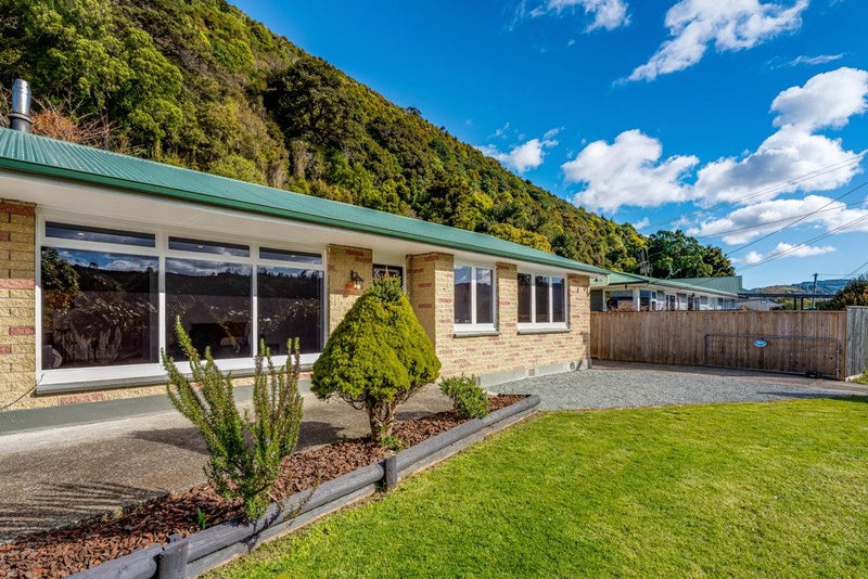 564 Main Road North, Timberlea, Upper Hutt - Carousel 1