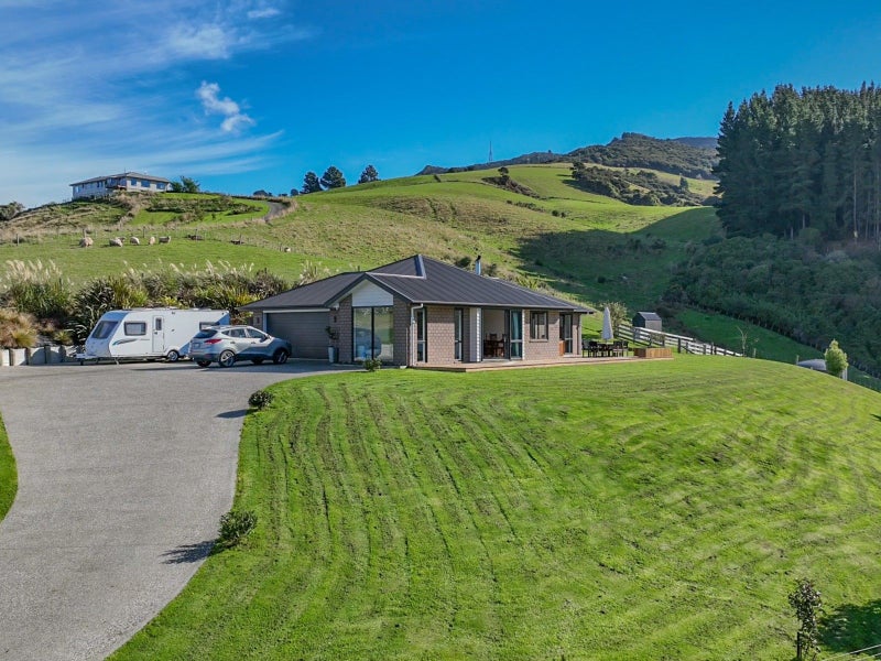 18 Kens Lane, Sawyers Bay, Port Chalmers - Carousel 50