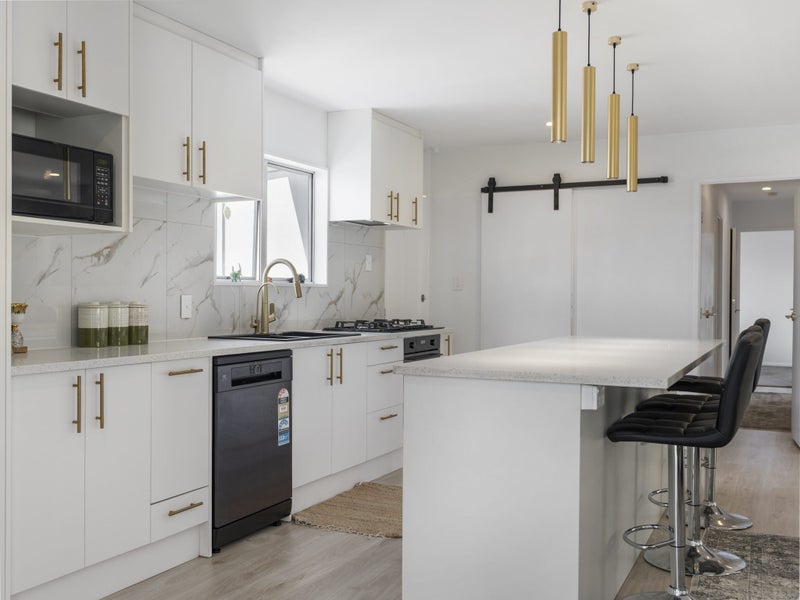 6 Constance Place, Clover Park, Auckland - Carousel 1